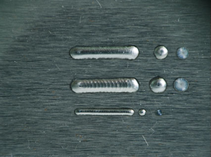 <a href='http://www.gzrfjj.cn/product/3.htm' class='text_a'>模具激光焊機(jī)</a>修復(fù)鏡面模具效果